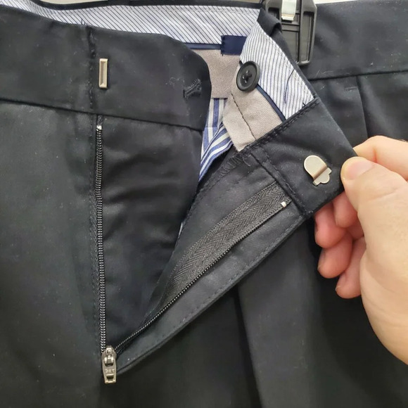 Gap Khakis Tailored Wrinkle Resistant Straight Fit Men's Black‎ Pants NWT 31x32 - Picture 4 of 10